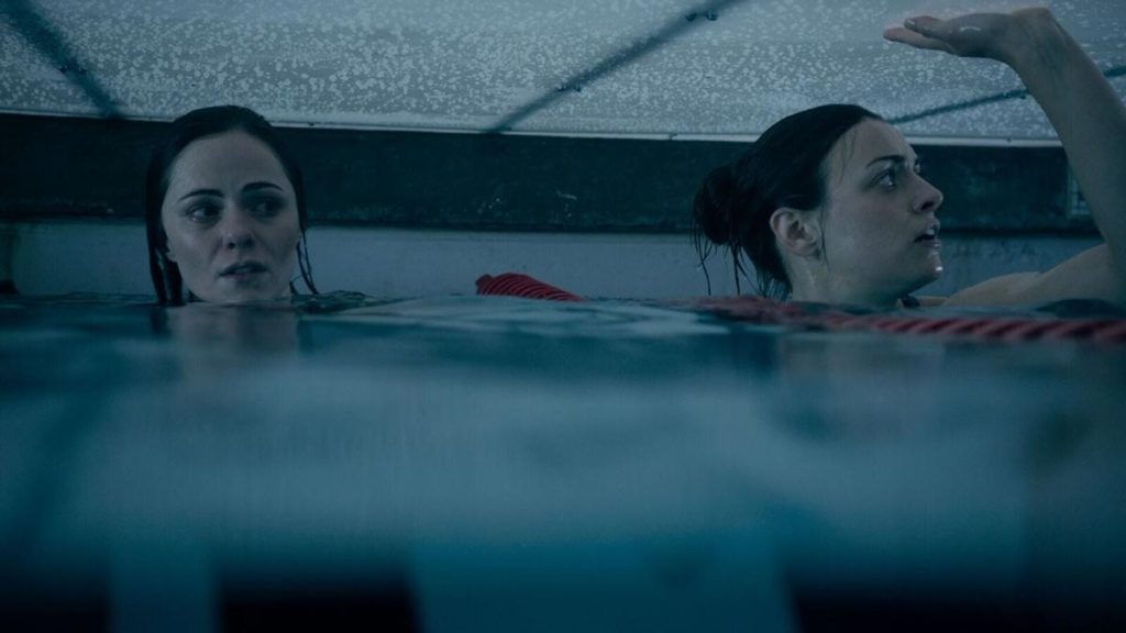 دانلود فیلم 12 Feet Deep 2017 ( عمق ۱۲ فوت ۲۰۱۷ ) با زیرنویس فارسی چسبیده
