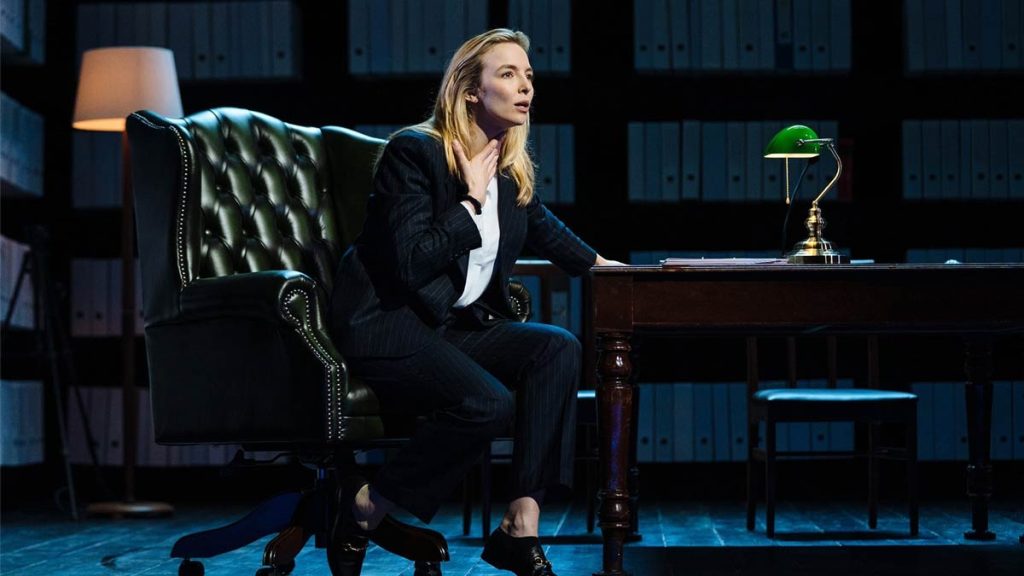 دانلود فیلم National Theatre Live: Prima Facie 2022 ( پخش زنده تئاتر ملی: پریما فیسی ۲۰۲۲ ) با زیرنویس فارسی چسبیده