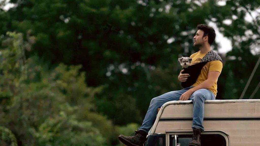 دانلود فیلم Dogs on the Sendero 2024 ( سگ ها در جاده ۲۰۲۴ ) با زیرنویس فارسی چسبیده