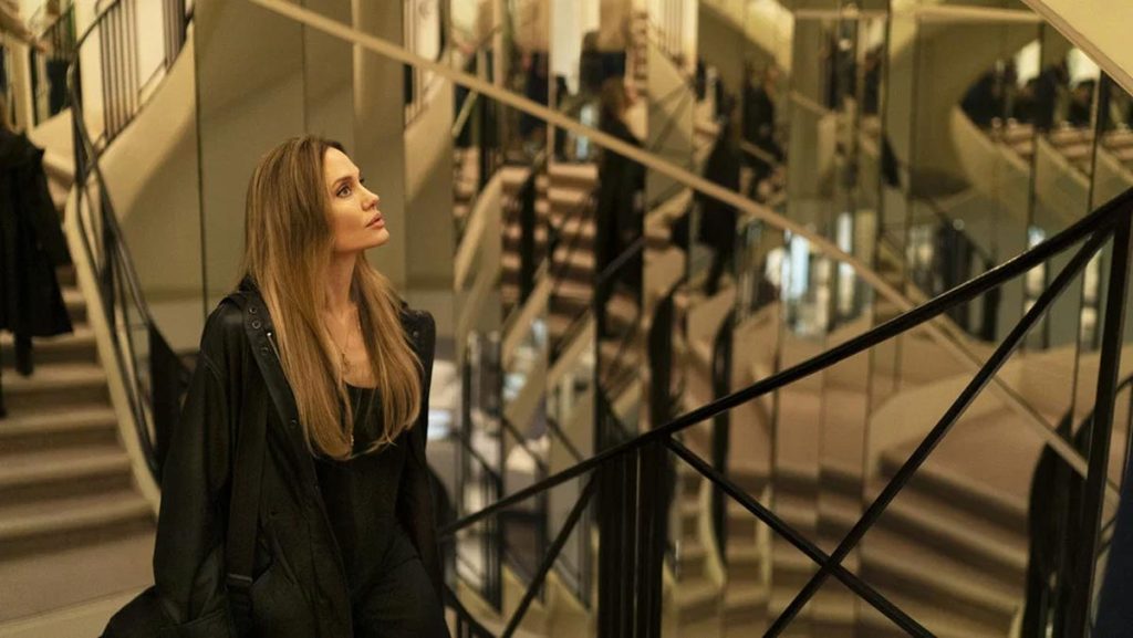دانلود فیلم Couture 2025 ( مد فاخر ۲۰۲۵ ) با زیرنویس فارسی چسبیده